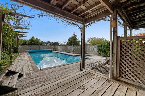 Photo of property in 21 Fillis Street, New Plymouth, 4310