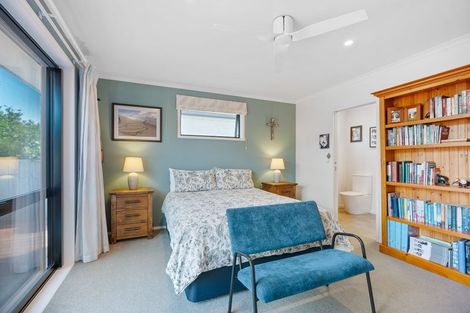 Photo of property in 24 Barbados Way, One Tree Point, 0118