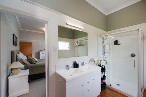 Photo of property in 24 Oxford Street, Hokowhitu, Palmerston North, 4410