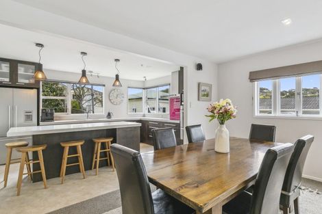 Photo of property in 22 Lucknow Terrace, Khandallah, Wellington, 6035