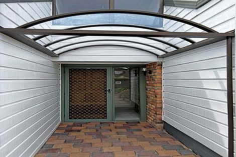 Photo of property in 100 Chelsea View Drive, Chatswood, Auckland, 0626