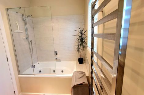 Photo of property in 19 Savoy Road, Glen Eden, Auckland, 0602