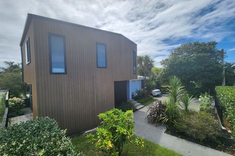 Photo of property in 7 Renata Crescent, Te Atatu Peninsula, Auckland, 0610