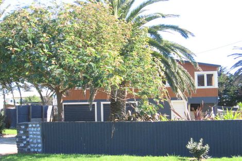 Photo of property in 3 Barber Street, Foxton Beach, Foxton, 4815