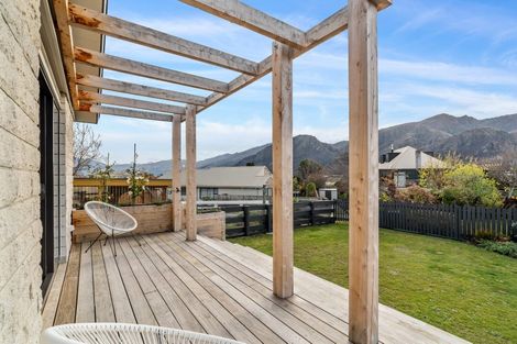 Photo of property in 32 Hood Crescent, Arrowtown, 9302