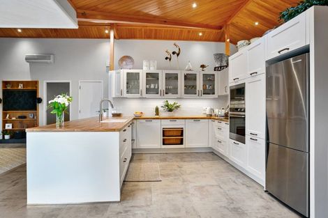 Photo of property in 6 Abergeldie Way, Cambridge, 3434