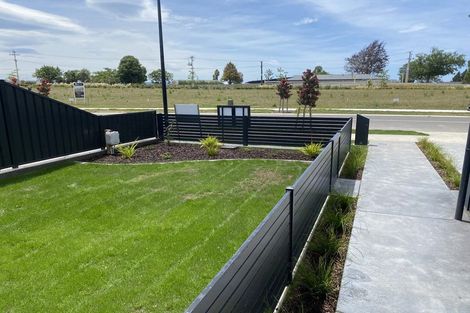 Photo of property in 14 Annie Aranui Drive, Poraiti, 4182