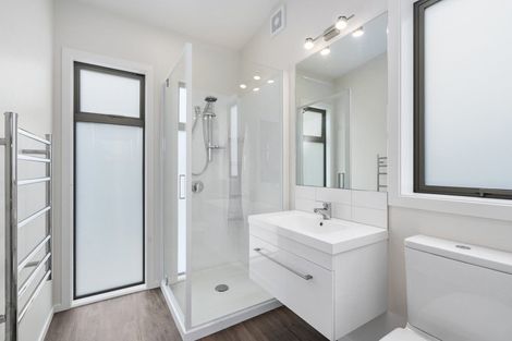 Photo of property in 15a Roberts Street, Martinborough, 5711