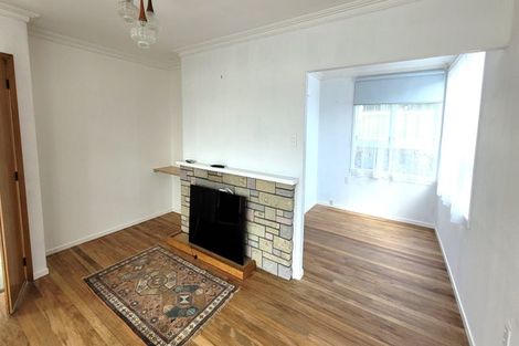 Photo of property in 8 Kitchener Terrace, Moturoa, New Plymouth, 4310