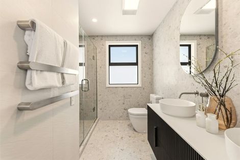 Photo of property in 42c Gordon Avenue, Milford, Auckland, 0620