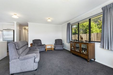 Photo of property in 8 Hull Place, Whitby, Porirua, 5024