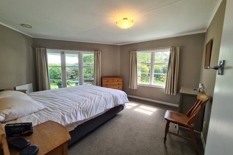 Photo of property in 186 Huatoki Street, Upper Vogeltown, New Plymouth, 4310