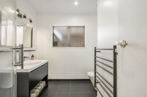 Photo of property in 3 Aztec Place, Conifer Grove, Takanini, 2112