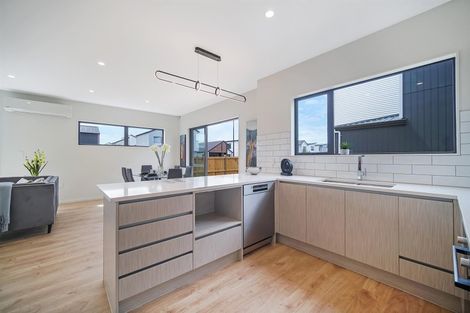 Photo of property in 32 Kairakau Street, Papakura, 2110