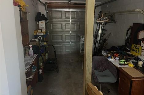 Photo of property in 5a Nimrod Place, Half Moon Bay, Auckland, 2012