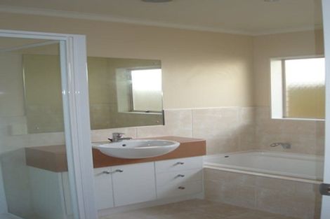 Photo of property in 18a Edgar Pearce Place, Howick, Auckland, 2014