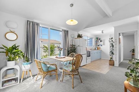 Photo of property in 16a Newbourne Crescent, Redwoodtown, Blenheim, 7201
