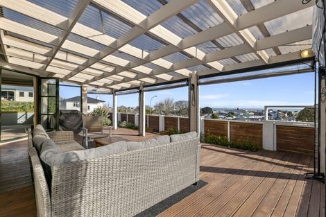 Photo of property in 87 Eliot Street, New Plymouth, 4310