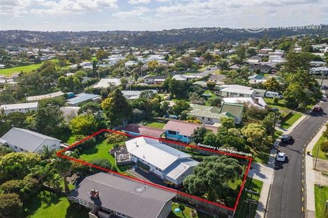 Photo of property in 15 Saffron Street, Birkdale, Auckland, 0626