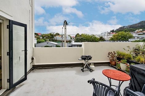 Photo of property in 4/24 Elizabeth Street, Mount Victoria, Wellington, 6011