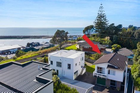 Photo of property in 8b Whiteley Street, Moturoa, New Plymouth, 4310