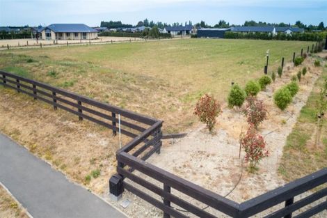 Photo of property in 15 Whitcombe Place, Darfield, 7571