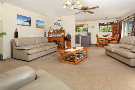 Photo of property in 40 Napuka Road, Henderson Valley, Auckland, 0612