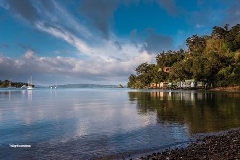 Photo of property in 16 Bella Vista Road, Omiha, Waiheke Island, 1081