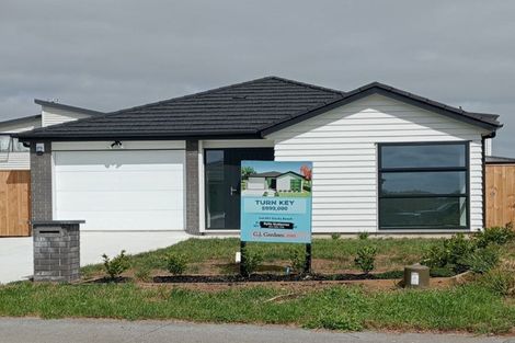 Photo of property in 3a Uatoto Road, Clarks Beach, 2122