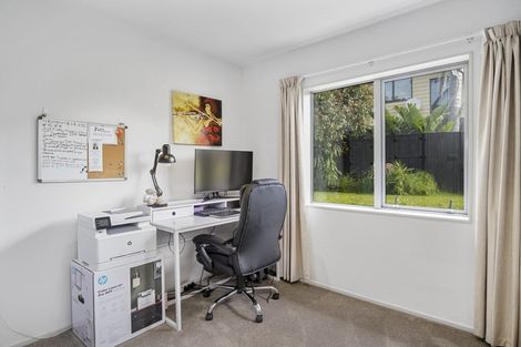 Photo of property in 32a Bodi Place, Te Atatu South, Auckland, 0610