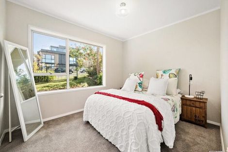 Photo of property in 2/36 Sealy Road, Torbay, Auckland, 0630