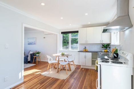 Photo of property in 23 Dorset Grove, Cannons Creek, Porirua, 5024