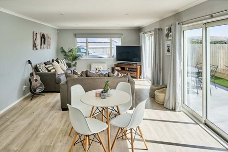 Photo of property in 2b Belize Grove, Grenada Village, Wellington, 6037