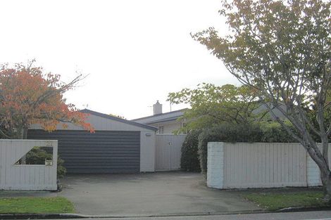 Photo of property in 27 Grahams Road, Ilam, Christchurch, 8041