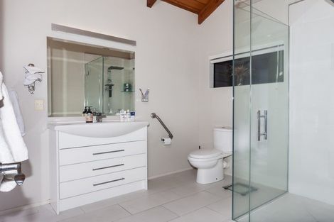 Photo of property in 5 Rewa Rewa Valley, Tairua, 3508