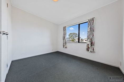 Photo of property in 2/31 Solveig Place, Randwick Park, Auckland, 2105