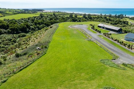 Photo of property in 42 Tama Road, Riversdale Beach, Masterton, 5872