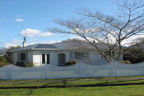 Photo of property in 4 Taylor Street, Carterton, 5713