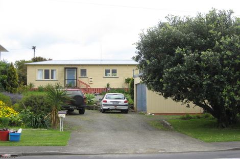 Photo of property in 1070 Whangaparaoa Road, Tindalls Beach, Whangaparaoa, 0930