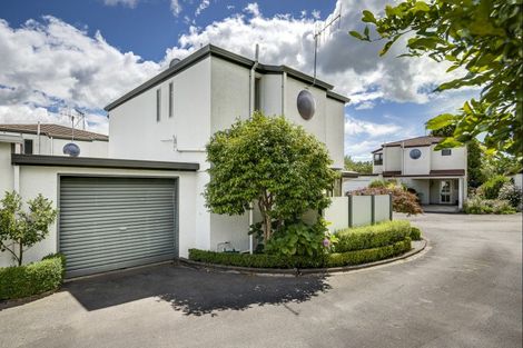Photo of property in 2/14 Greenwood Road, Havelock North, 4130