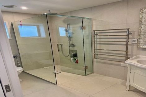 Photo of property in 1 Manaia Place, Mairangi Bay, Auckland, 0630