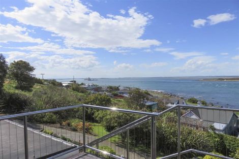 Photo of property in 86 Marine Parade, Bluff, 9814
