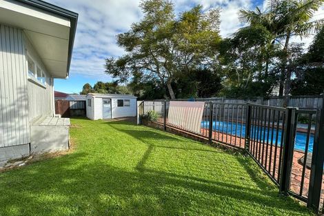 Photo of property in 89 Gossamer Drive, Pakuranga Heights, Auckland, 2010