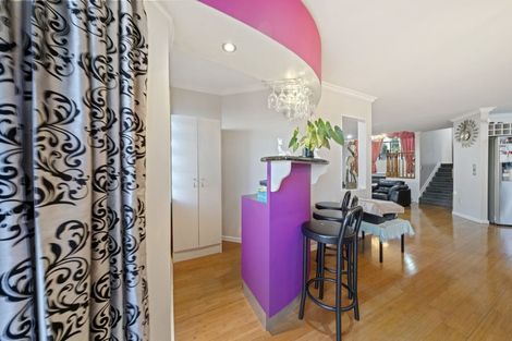 Photo of property in 39 Ribbonwood Crescent, Goodwood Heights, Auckland, 2105