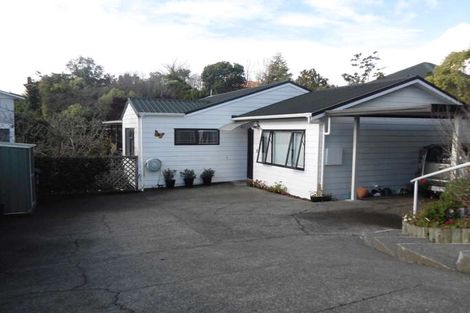 Photo of property in 13 Busby Hill, Havelock North, 4130