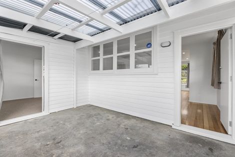 Photo of property in 70b Colwill Road, Massey, Auckland, 0614
