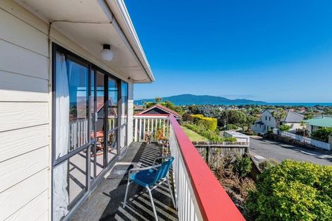 Photo of property in 22 Sunset Terrace, Waikanae Beach, Waikanae, 5036