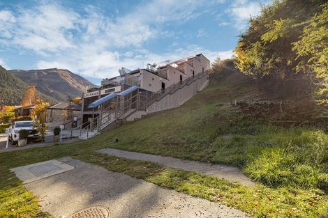 Photo of property in 41 Hallenstein Street, Queenstown, 9300