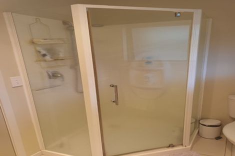 Photo of property in 2/64 Kawaha Point Road, Kawaha Point, Rotorua, 3010