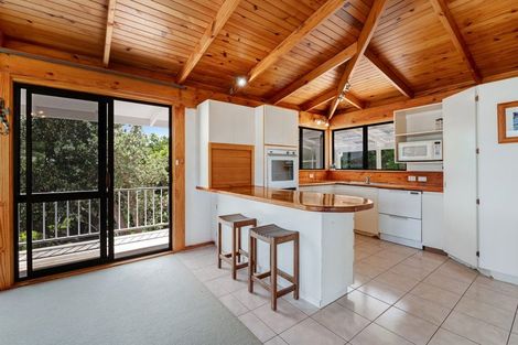 Photo of property in 65 De Luen Avenue, Tindalls Beach, Whangaparaoa, 0930
